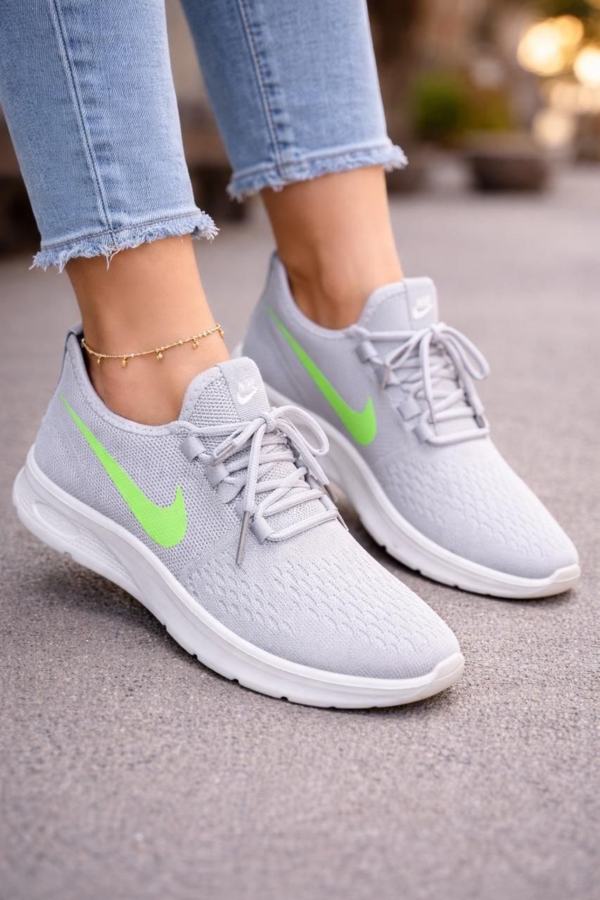 фото весенние женские кроссовки оптом