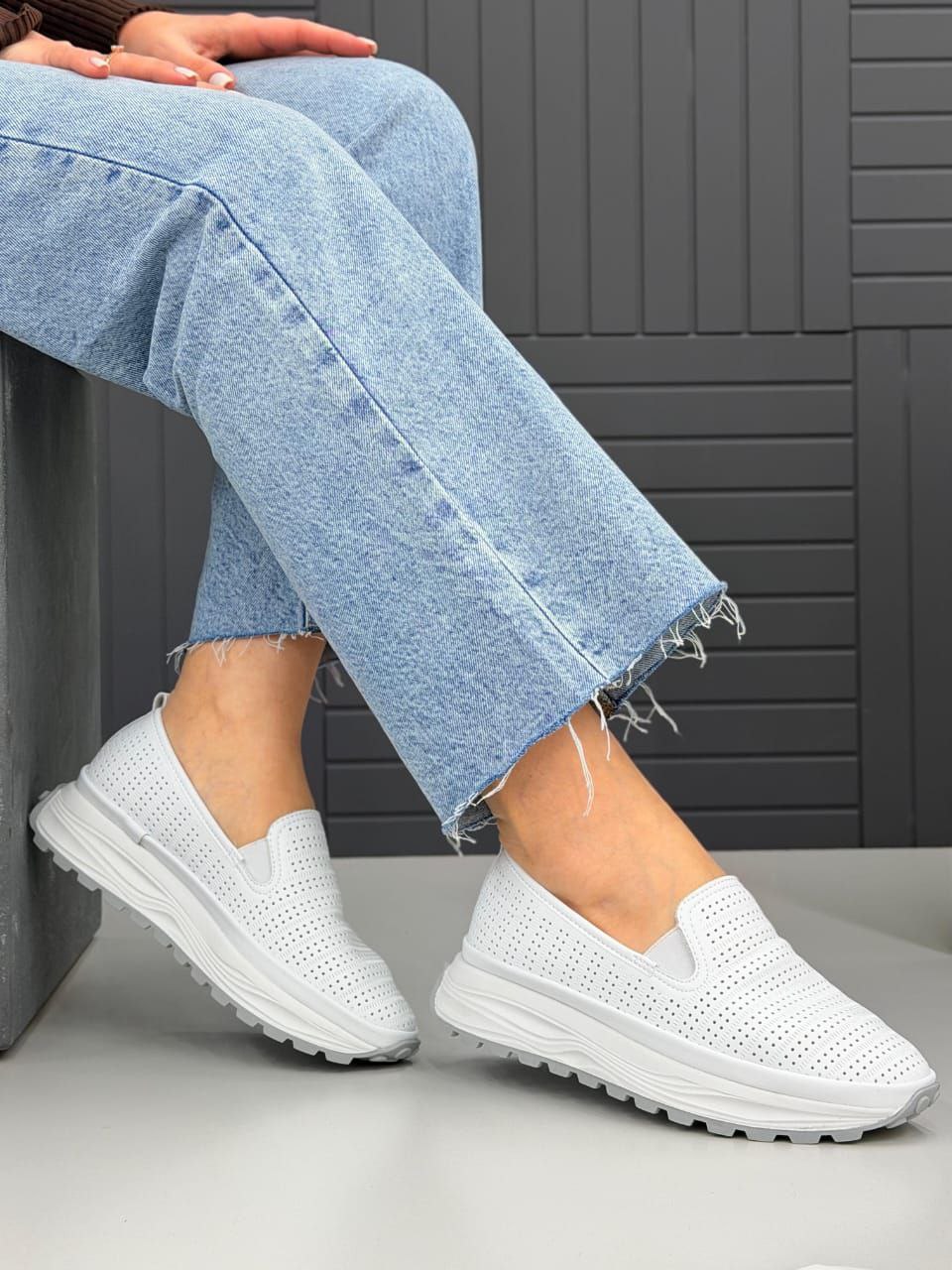 фото весенние женские кроссовки оптом