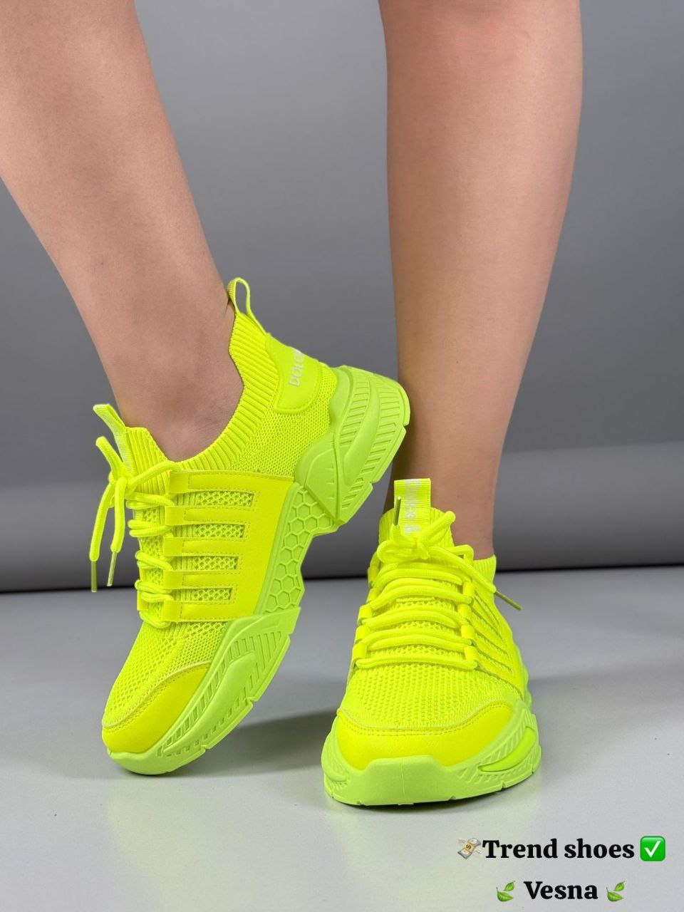 фото весенние женские кроссовки оптом