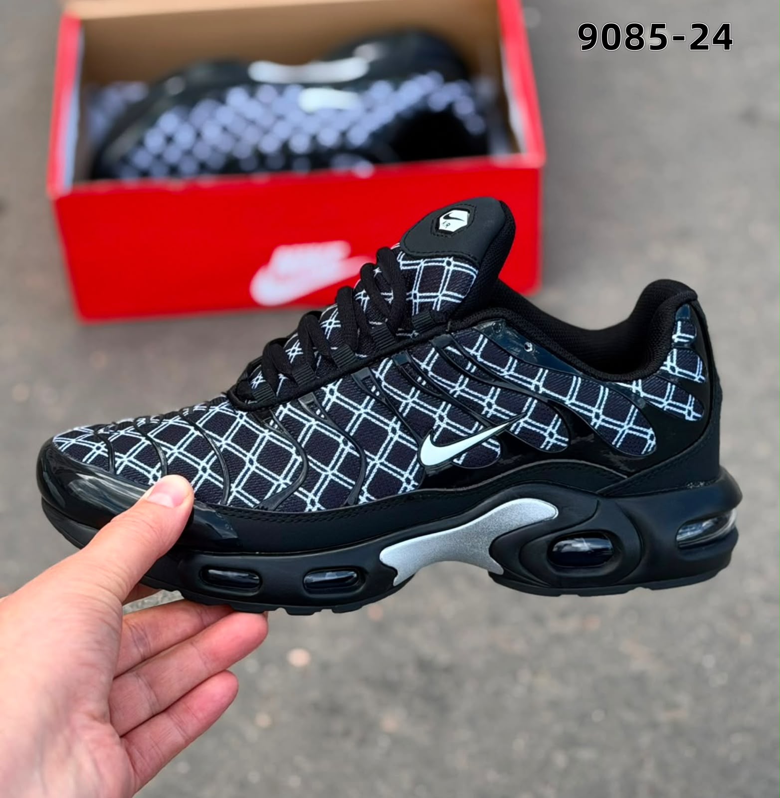 фото мужские черные кроссовки nike с белым рисунком 785551 оптом