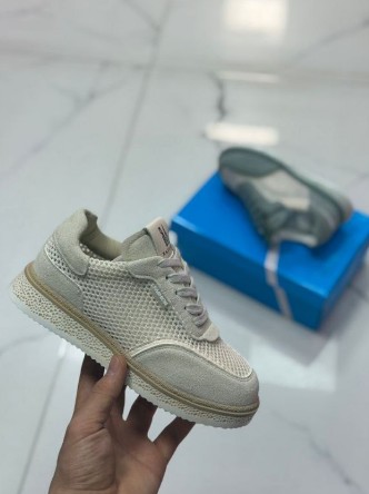 фото весенние женские кроссовки оптом