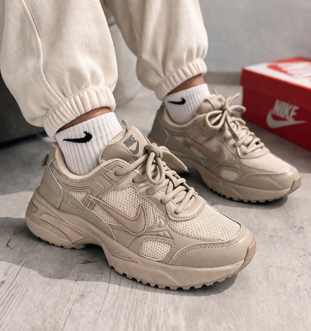 фото весенние женские кроссовки оптом