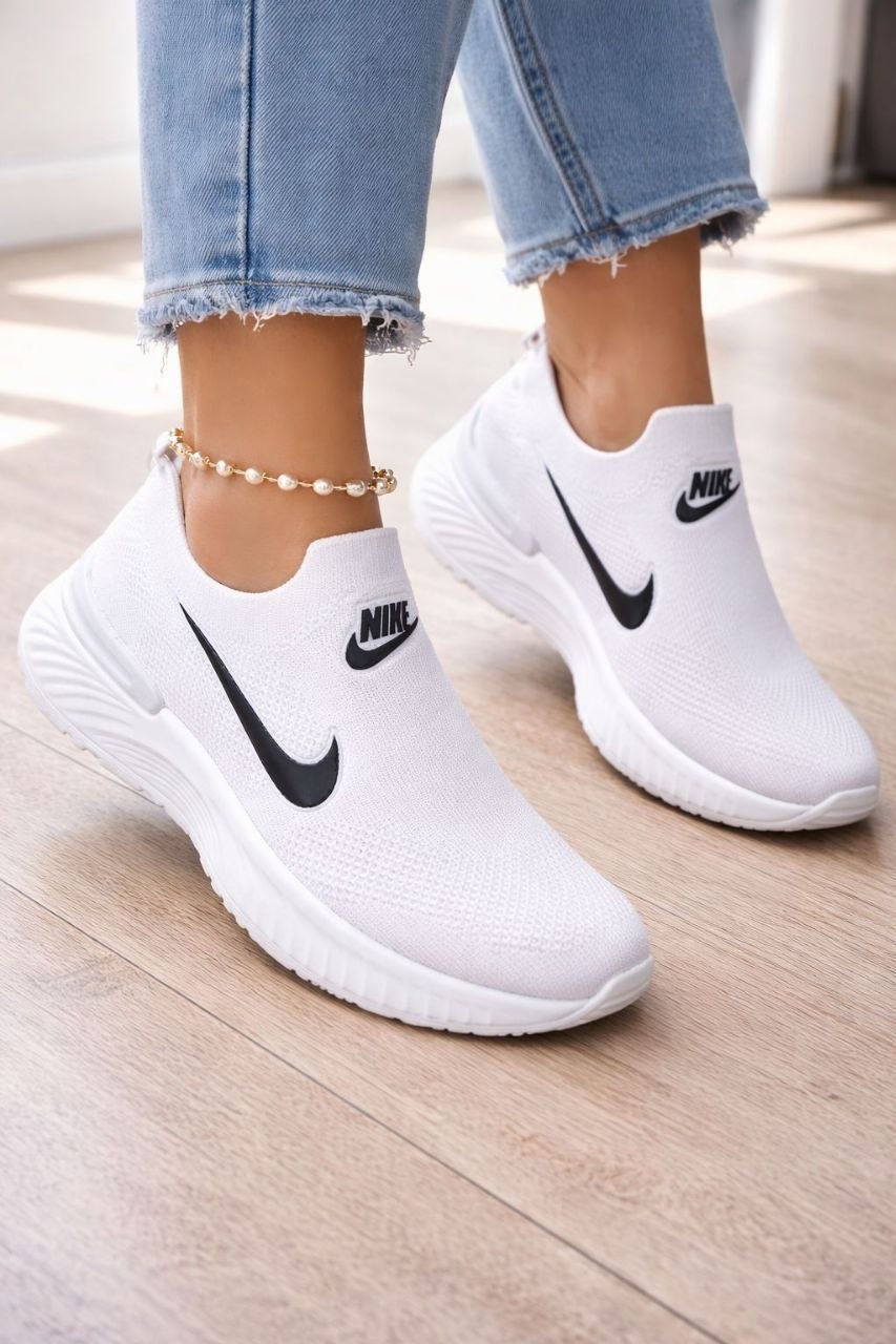 фото весенние женские кроссовки оптом