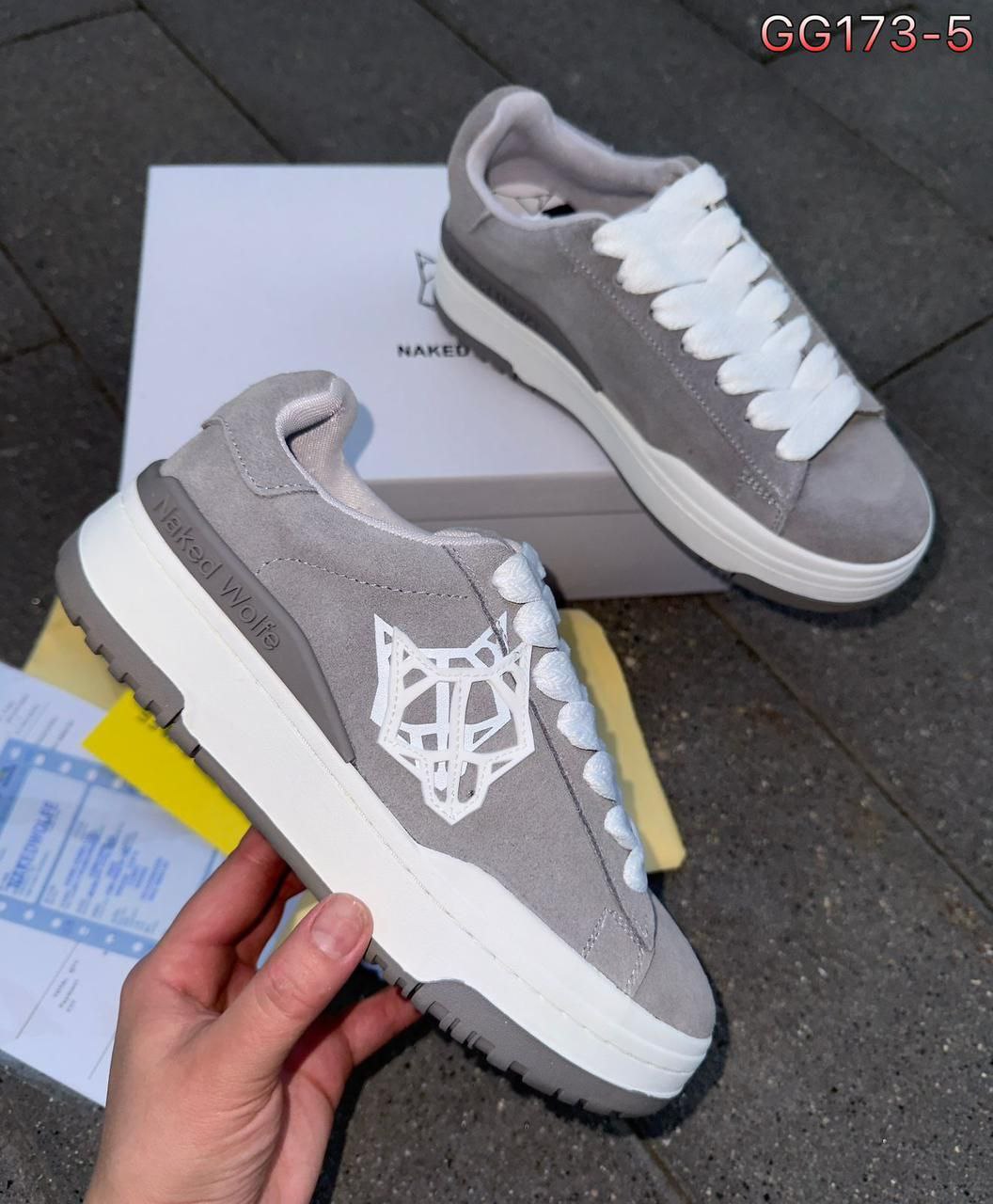 фото весенние женские кроссовки оптом