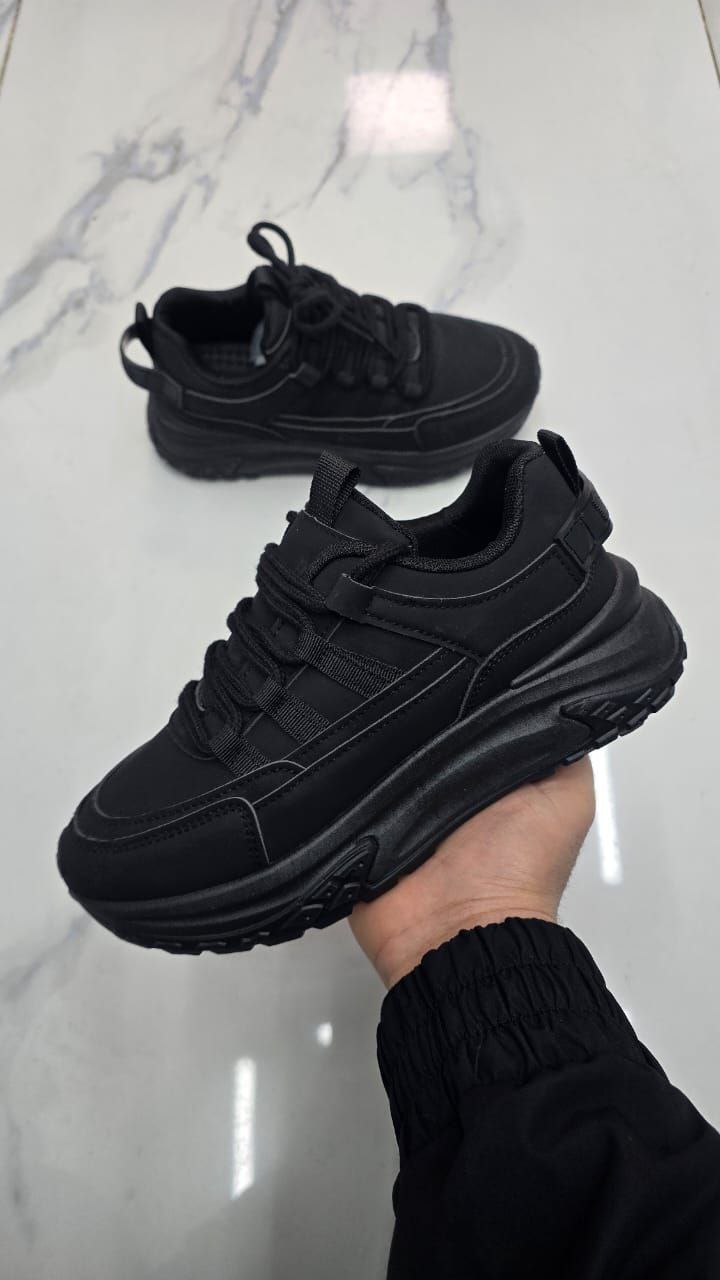 фото весенние женские кроссовки оптом