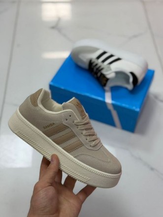 фото весенние женские кроссовки оптом