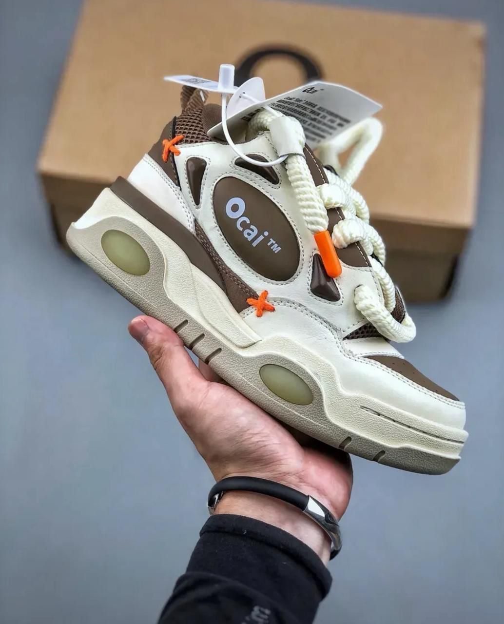 фото Женские осенние кроссовки с комбинированным верхом 796713 оптом на лето для мужчин