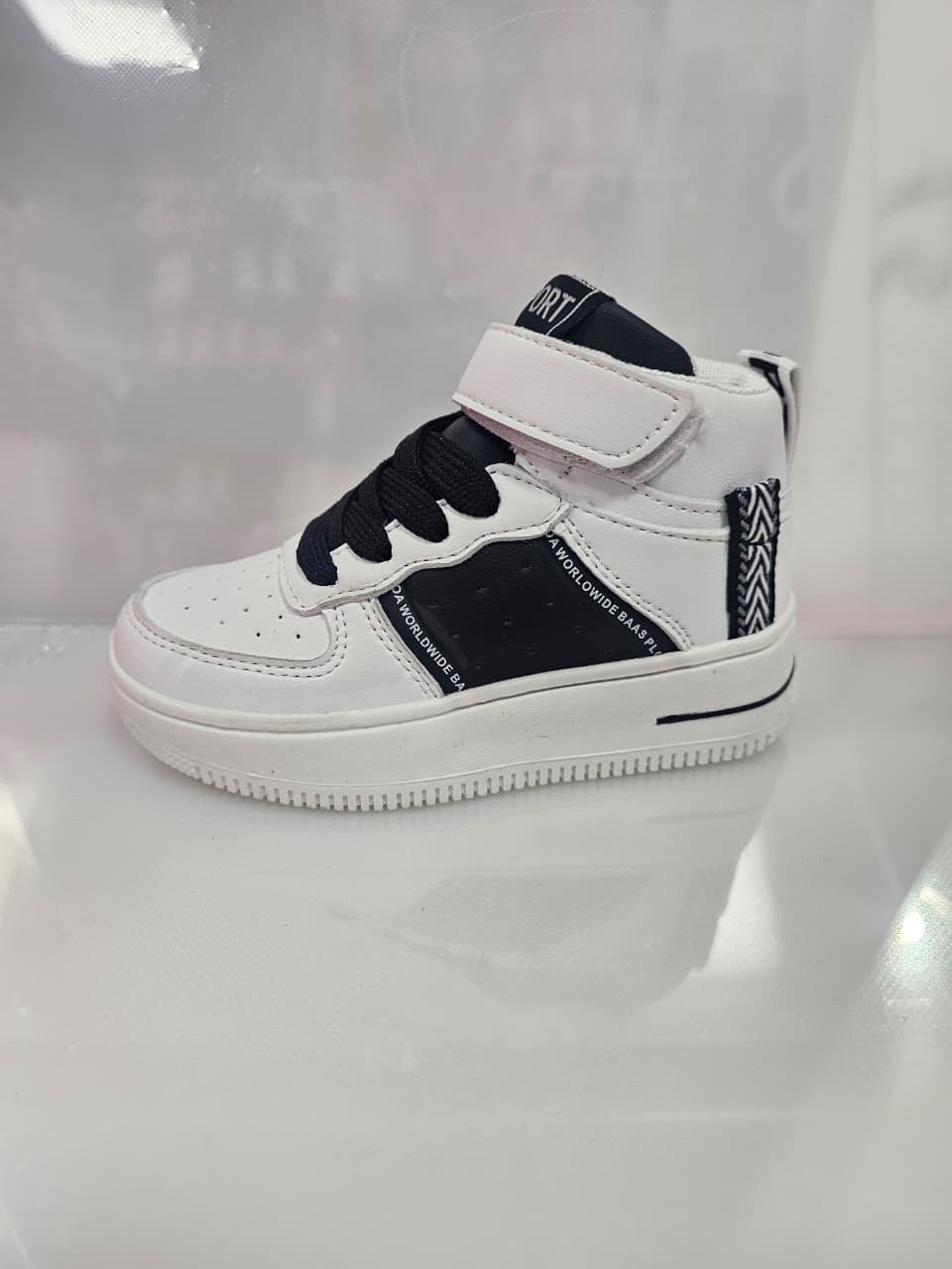 фото осенние кроссовки для мальчиков оптом