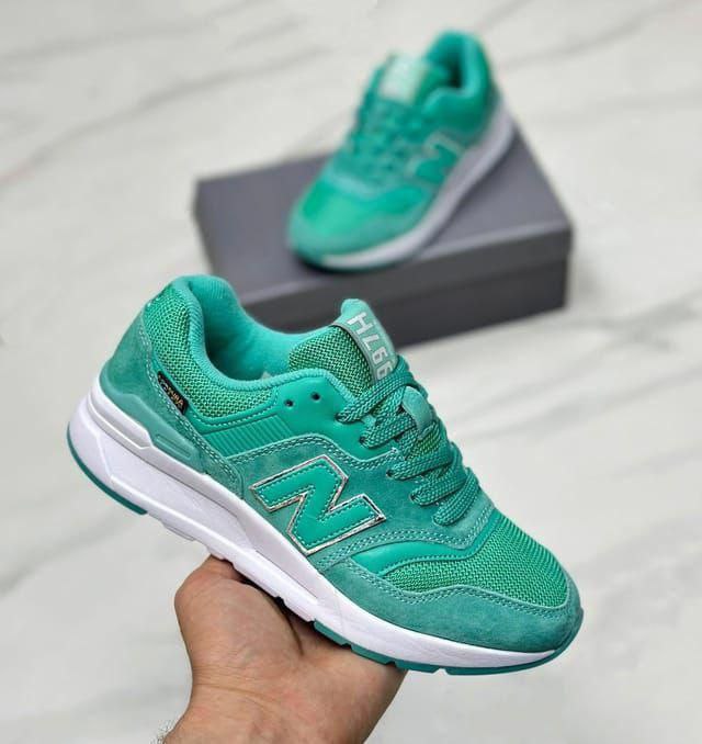 фото весенние женские кроссовки оптом