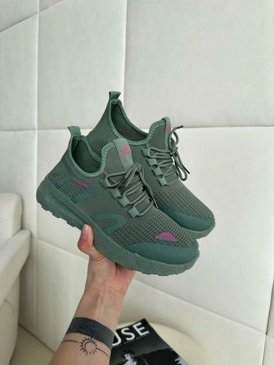 фото весенние женские кроссовки оптом