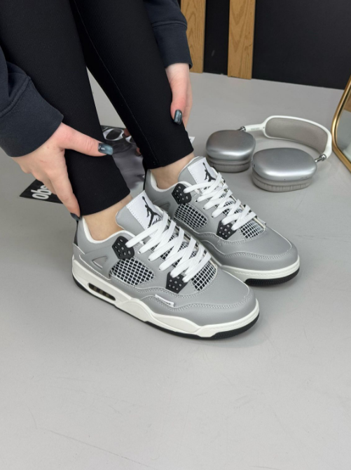 фото весенние женские кроссовки оптом