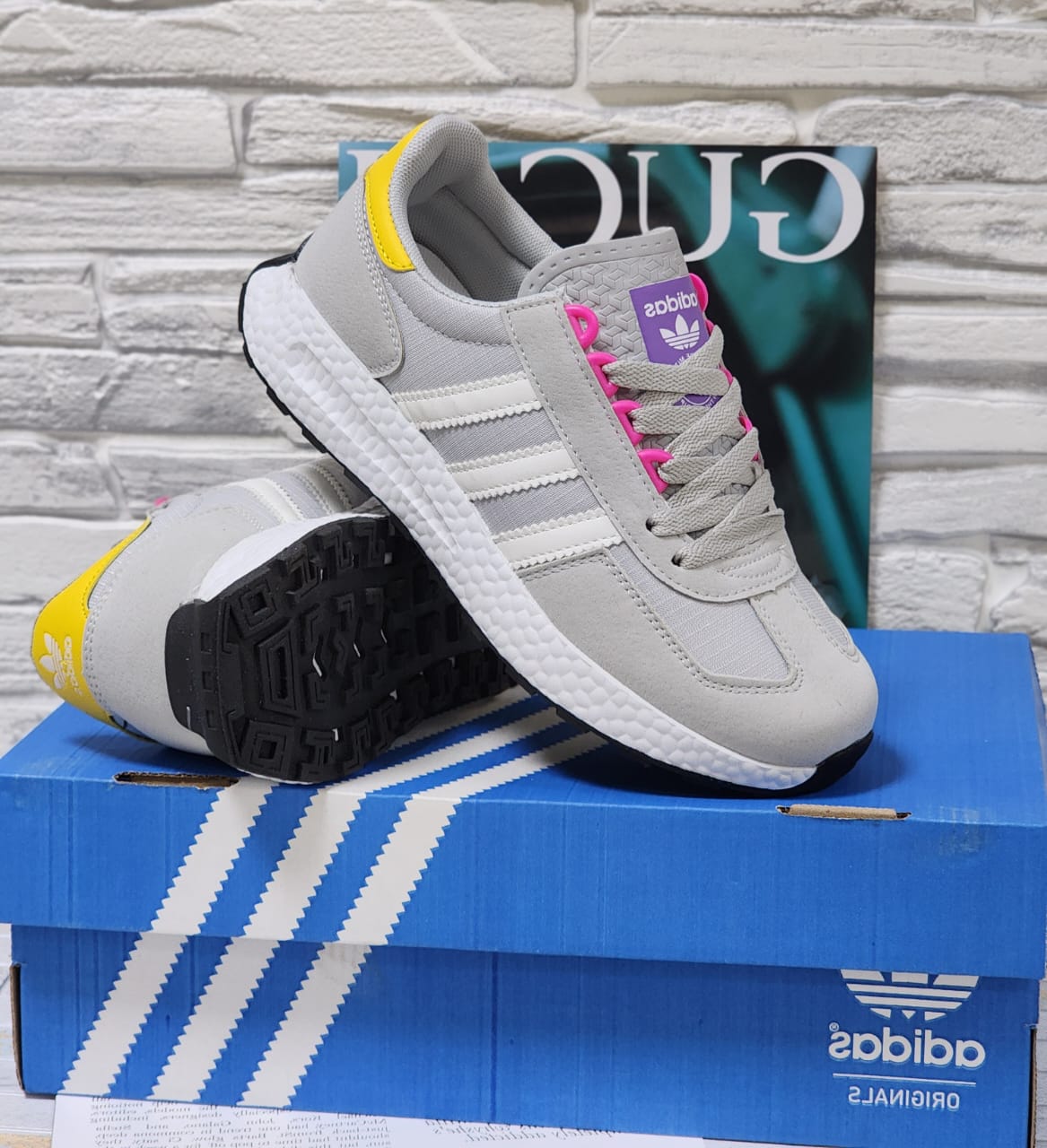 фото весенние женские кроссовки оптом