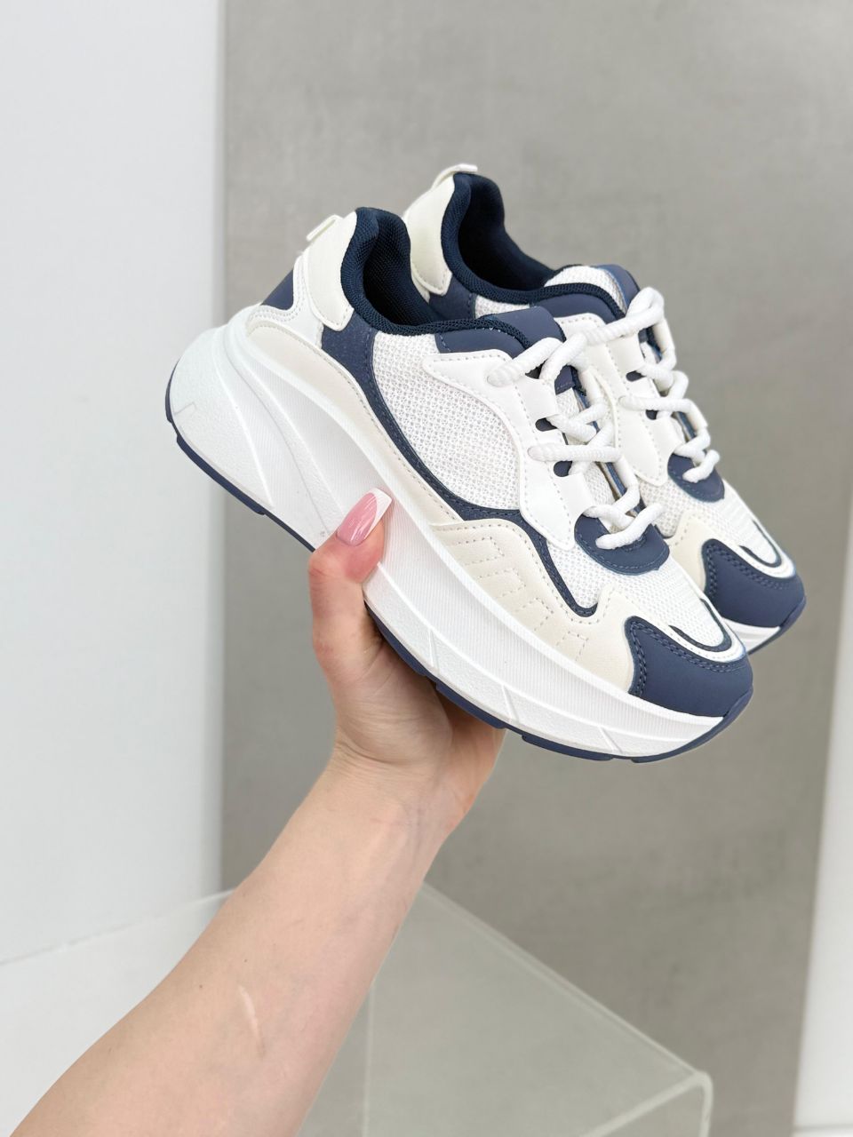 фото весенние женские кроссовки оптом