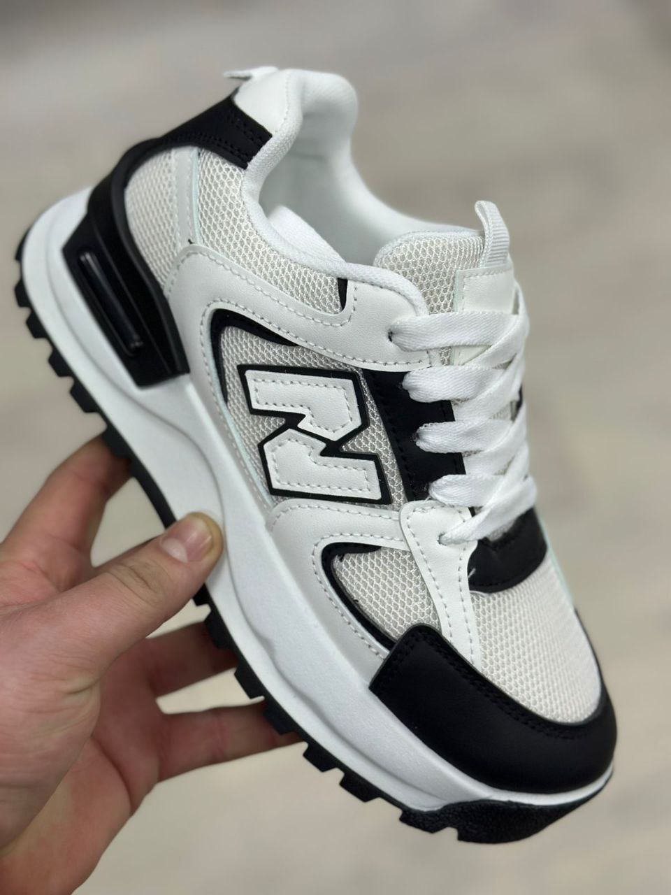 фото весенние женские кроссовки оптом