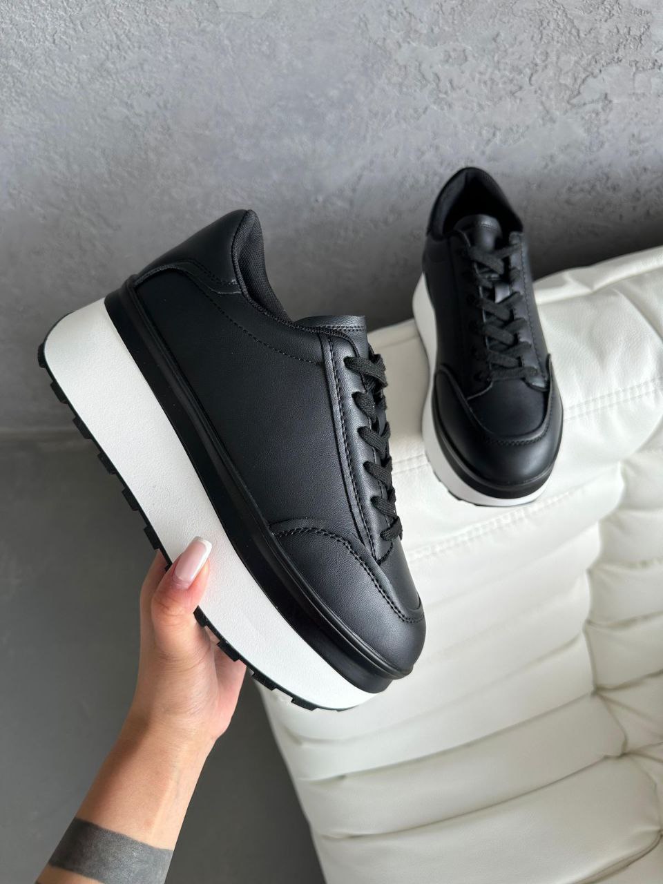 фото весенние женские кроссовки оптом