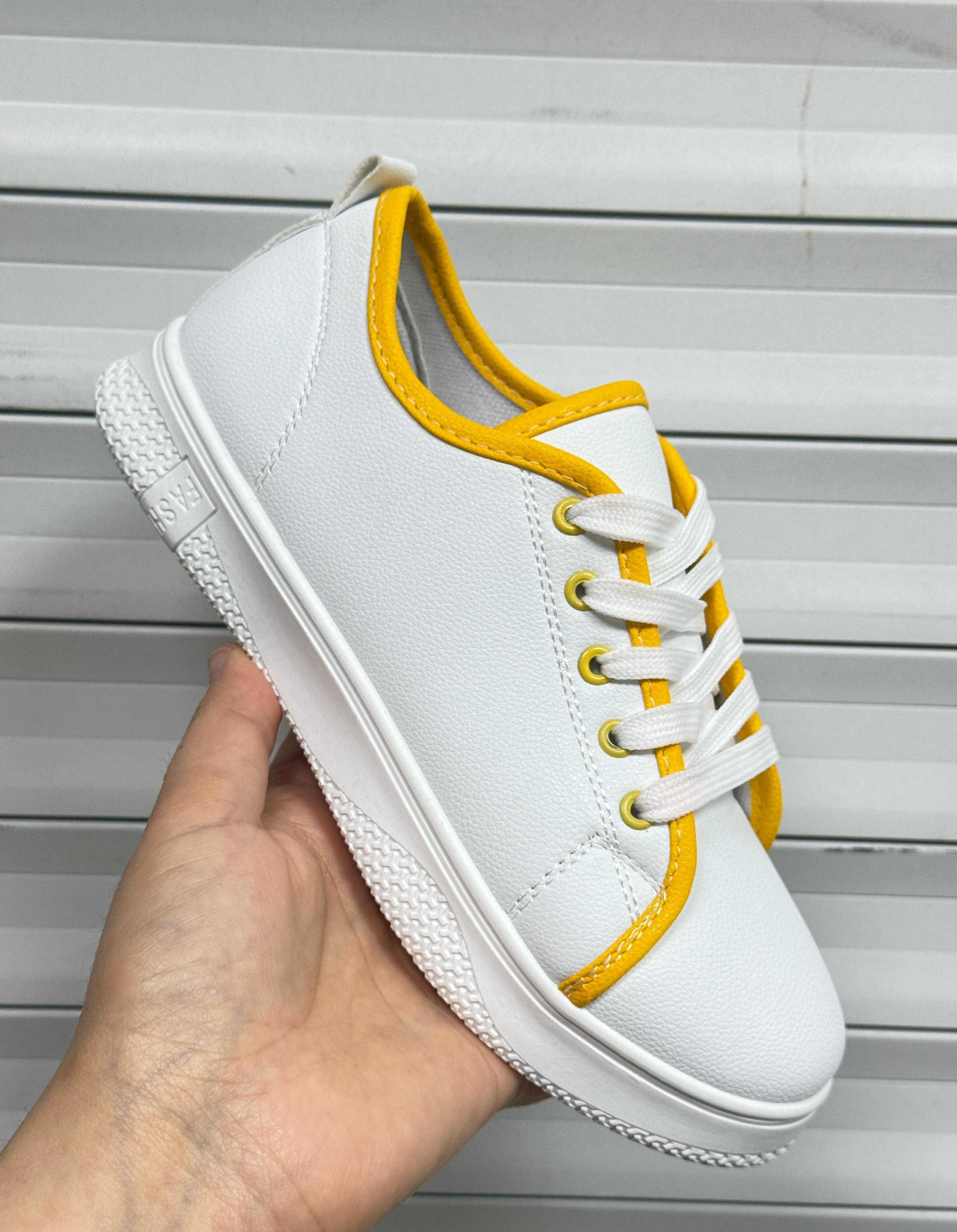 фото весенние кроссовки для девочек оптом