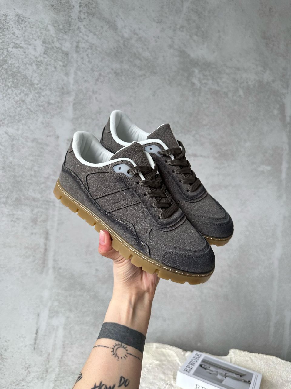 фото весенние женские кроссовки оптом