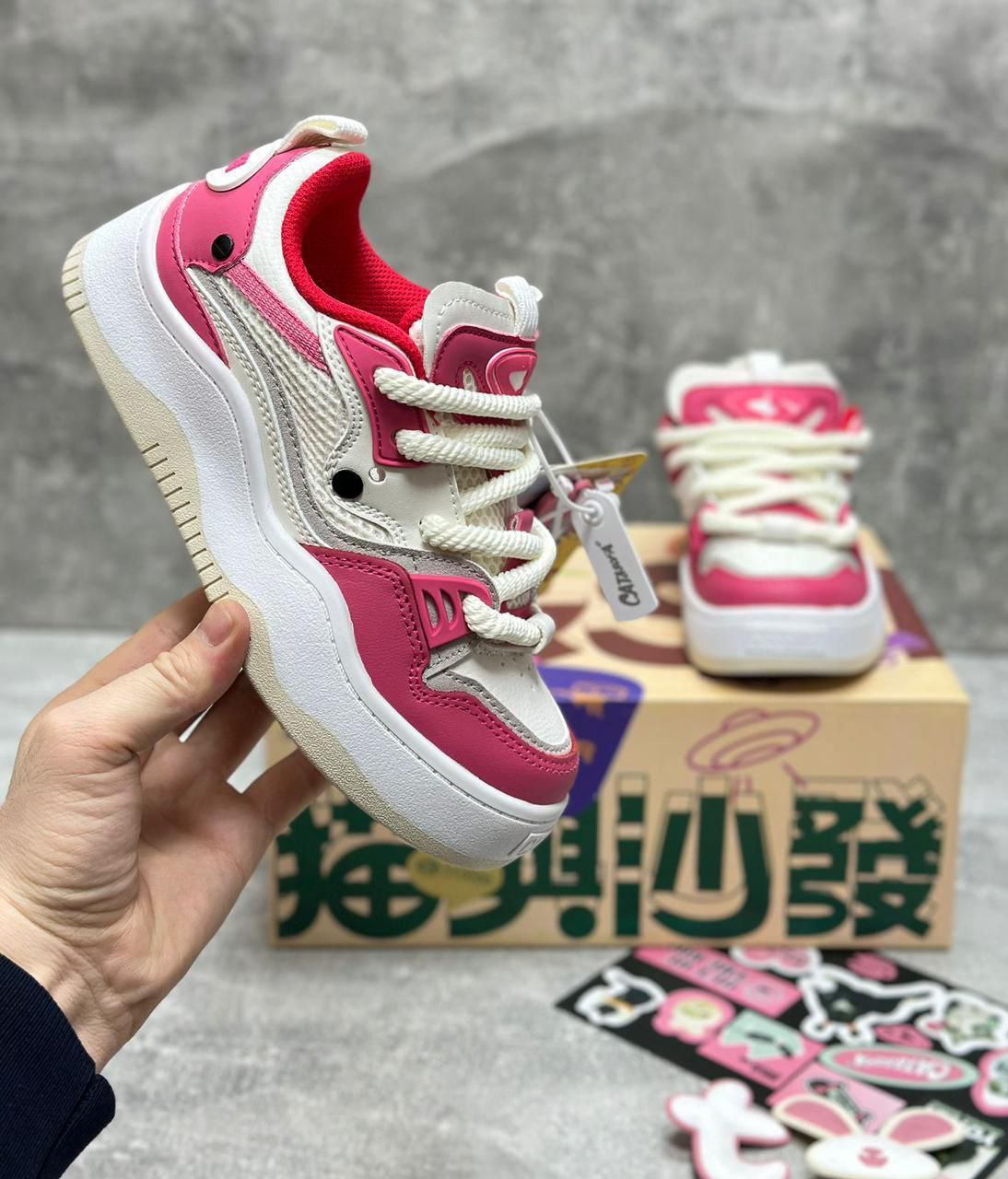 фото весенние женские кроссовки оптом