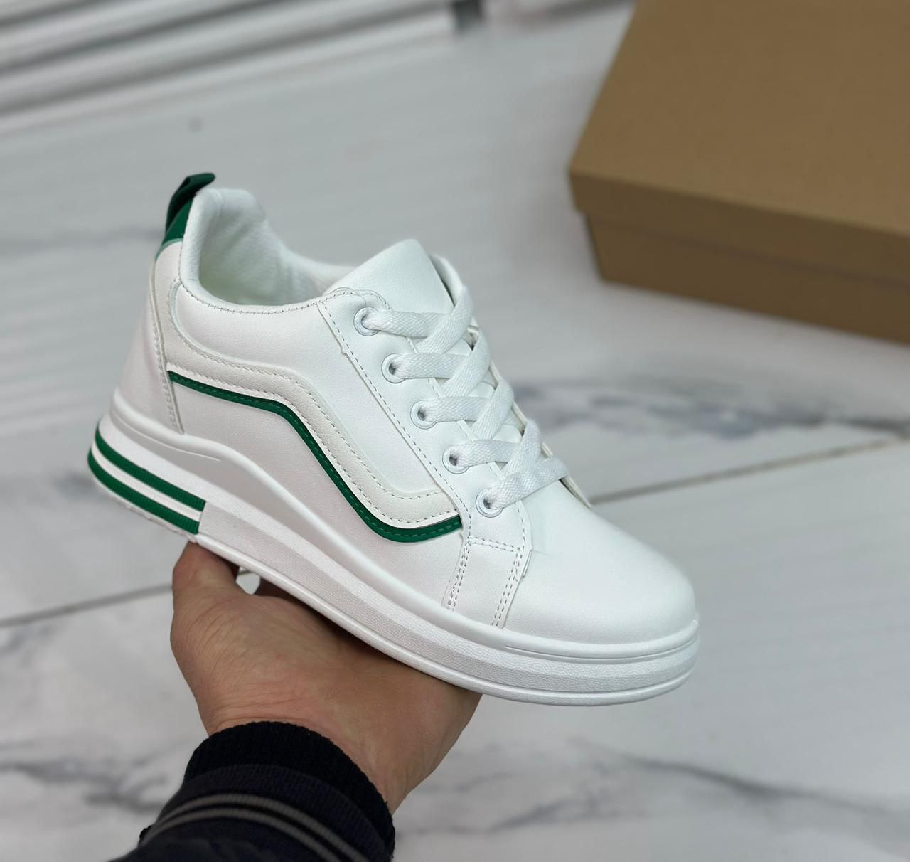 фото весенние женские кроссовки оптом