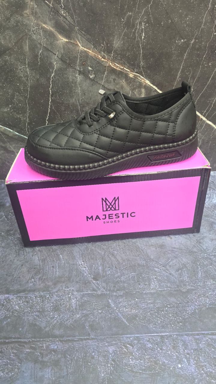 фото весенние женские кроссовки оптом