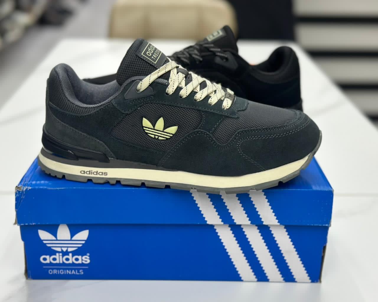 фото весенние мужские кроссовки оптом с доставкой