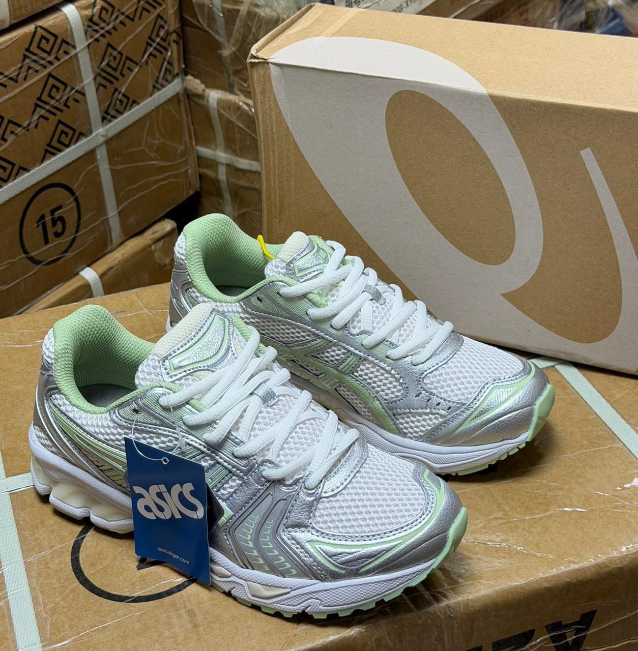 фото женские кроссовки asics 849137 оптом