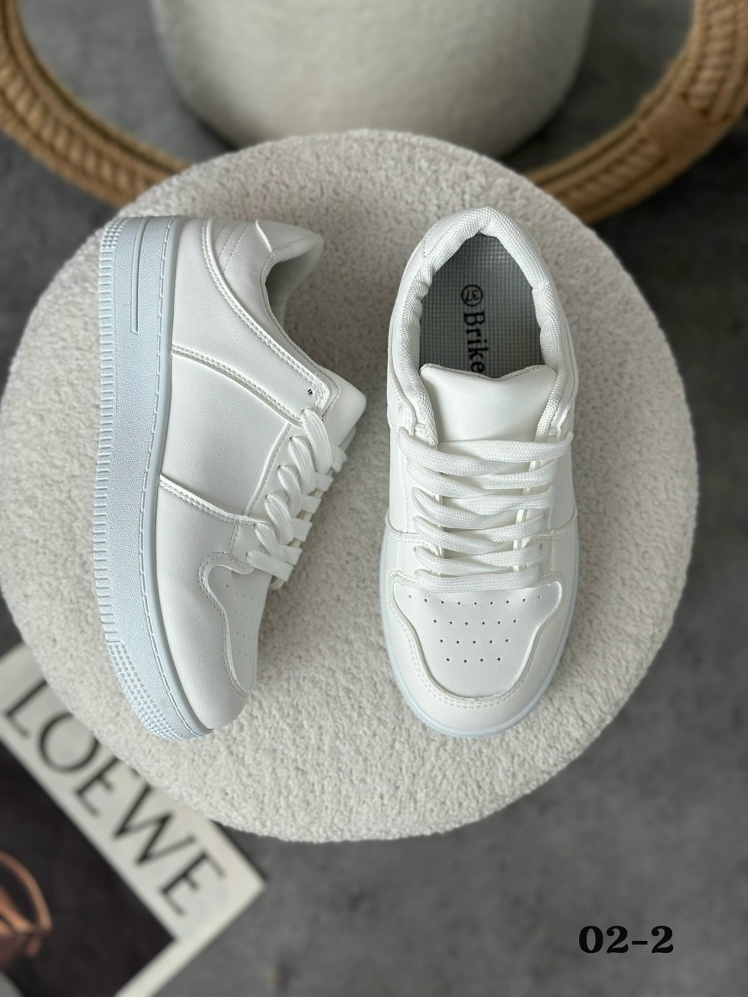 фото весенние женские кроссовки оптом