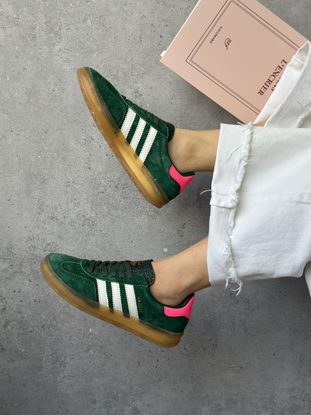 фото женские весенние кроссовки adidas 400042 оптом
