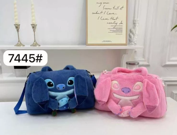 картинка Мягкая игрушка сумка "стич" 25*30*12 см от магазина Одежда+