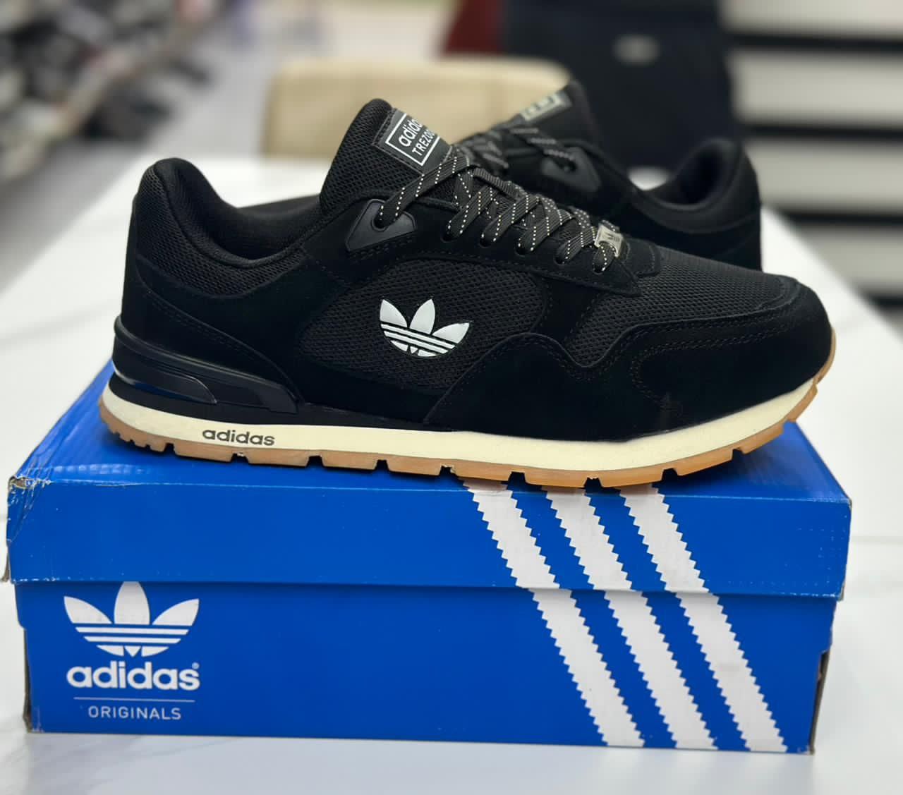 фото весенние мужские кроссовки оптом с доставкой