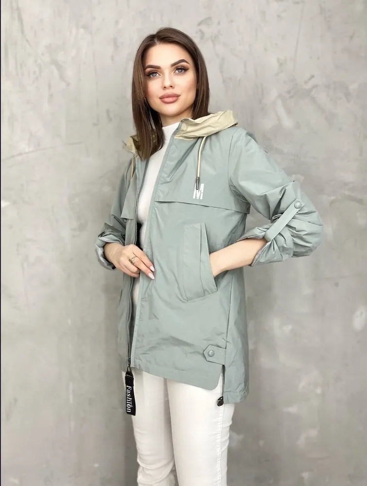 картинка Ветровка удлиненная с капюшоном большие размеры от магазина Одежда+