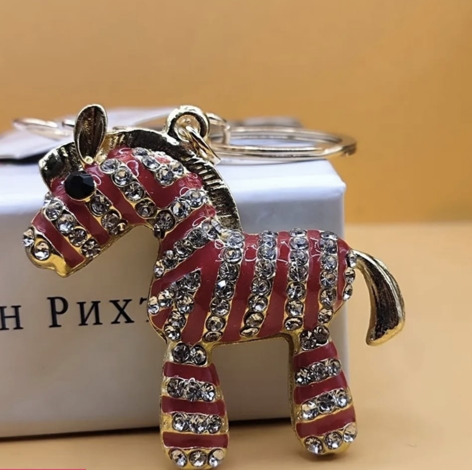 картинка Новогодние брелки 2026 ,  5х11см асорти от магазина Одежда+