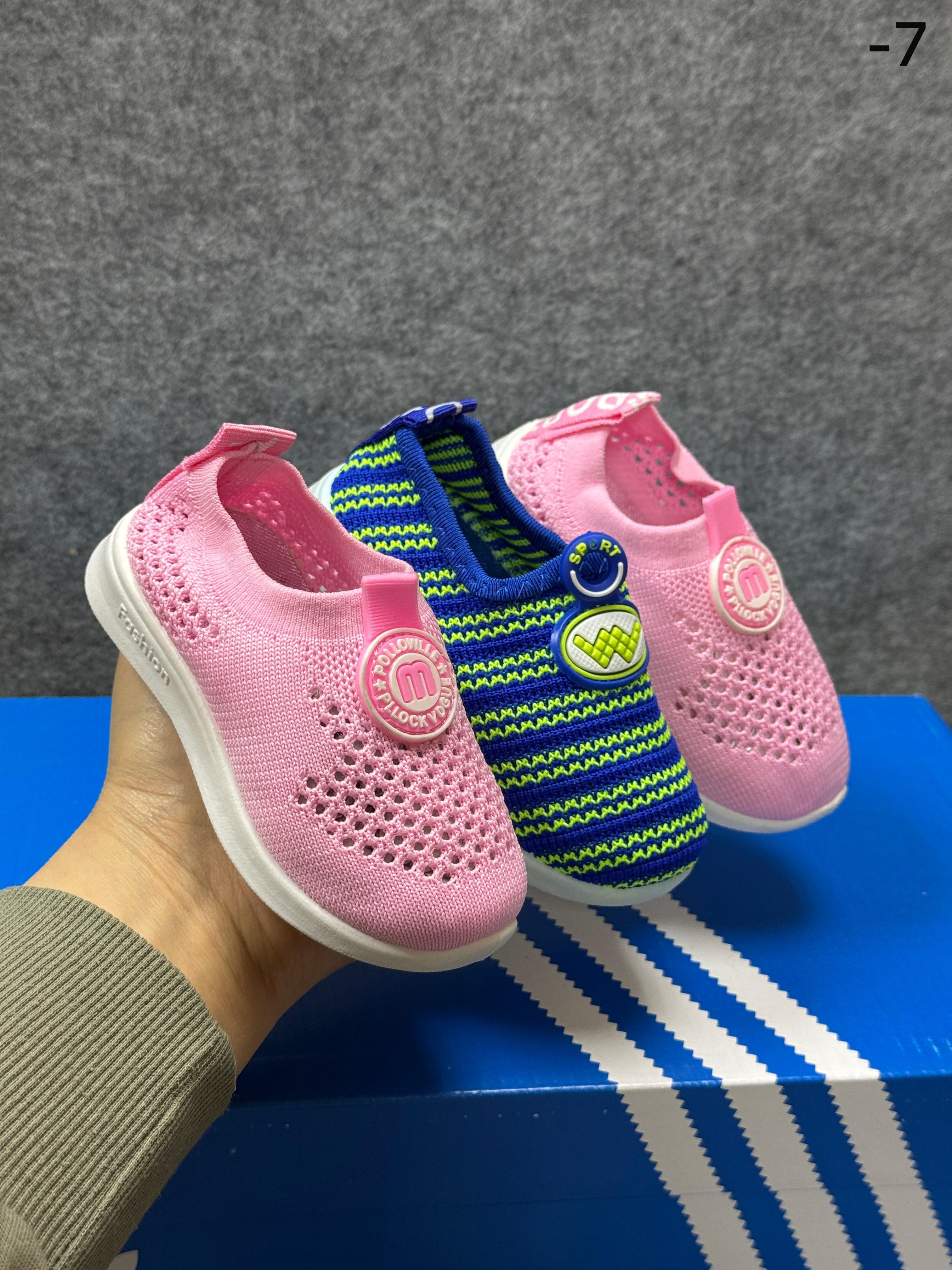 фото весенние кроссовки для девочек оптом