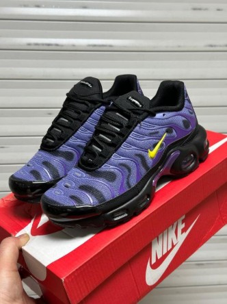 фото весенние женские кроссовки оптом