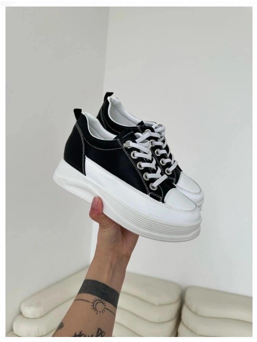 фото весенние женские кроссовки оптом