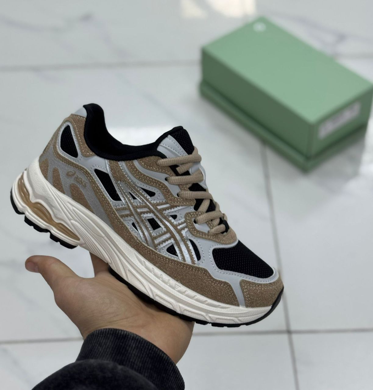 фото весенние женские кроссовки оптом