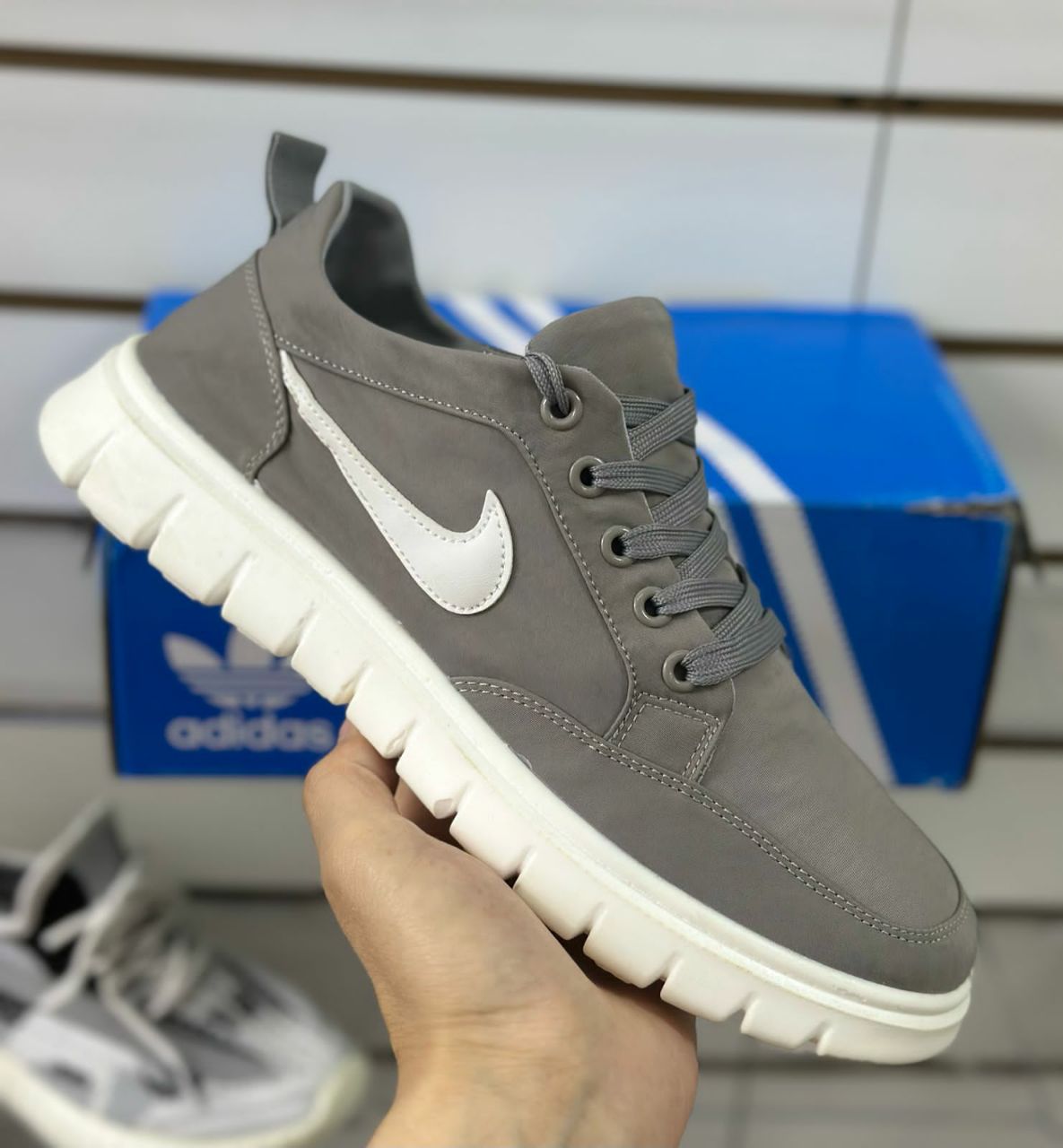 фото весенние мужские кроссовки оптом с доставкой