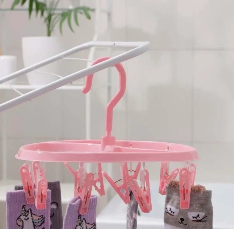 картинка Вешалка с 8 прищепками от магазина Одежда+