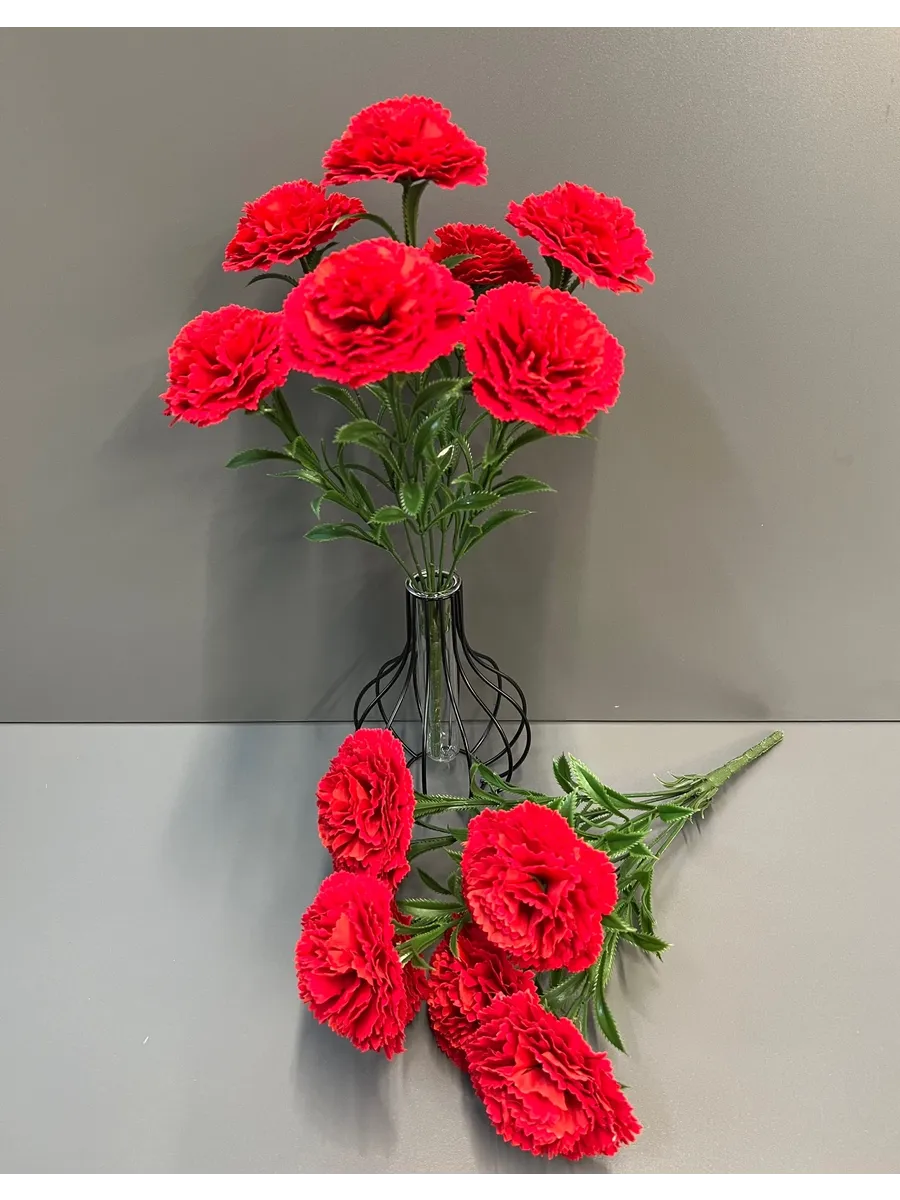 картинка Искусственные цветы в упаковке от магазина Одежда+