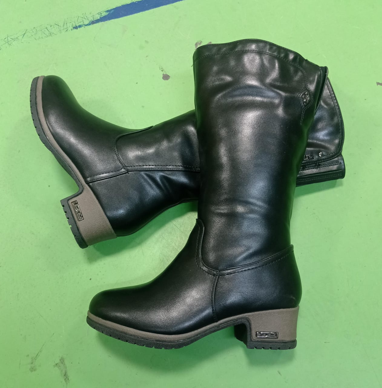 фото зимние женские сапоги оптом с доставкой