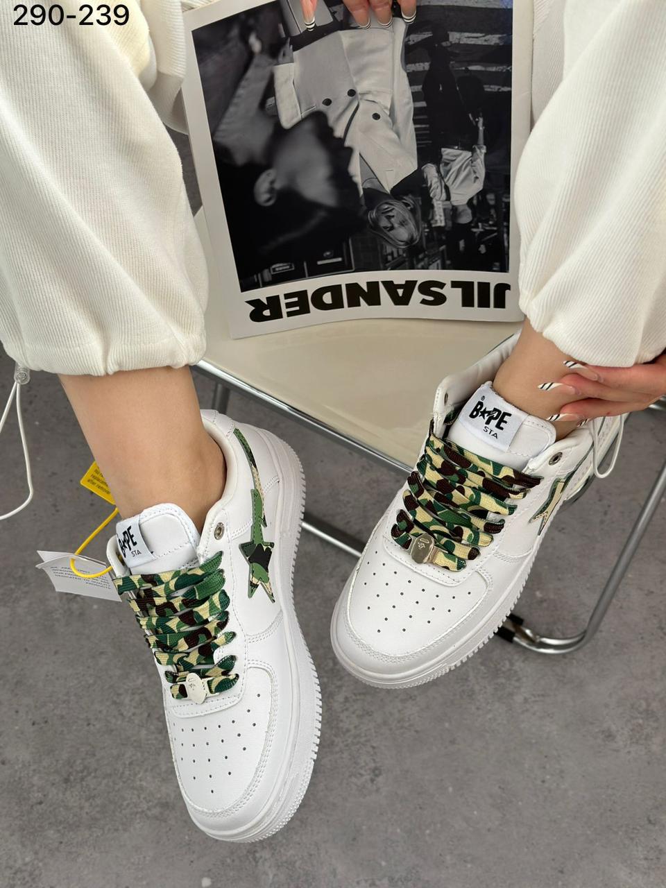 фото женские белые кроссовки с красными звездами 921078 оптом