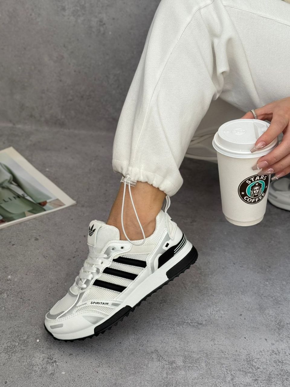 фото весенние женские кроссовки оптом