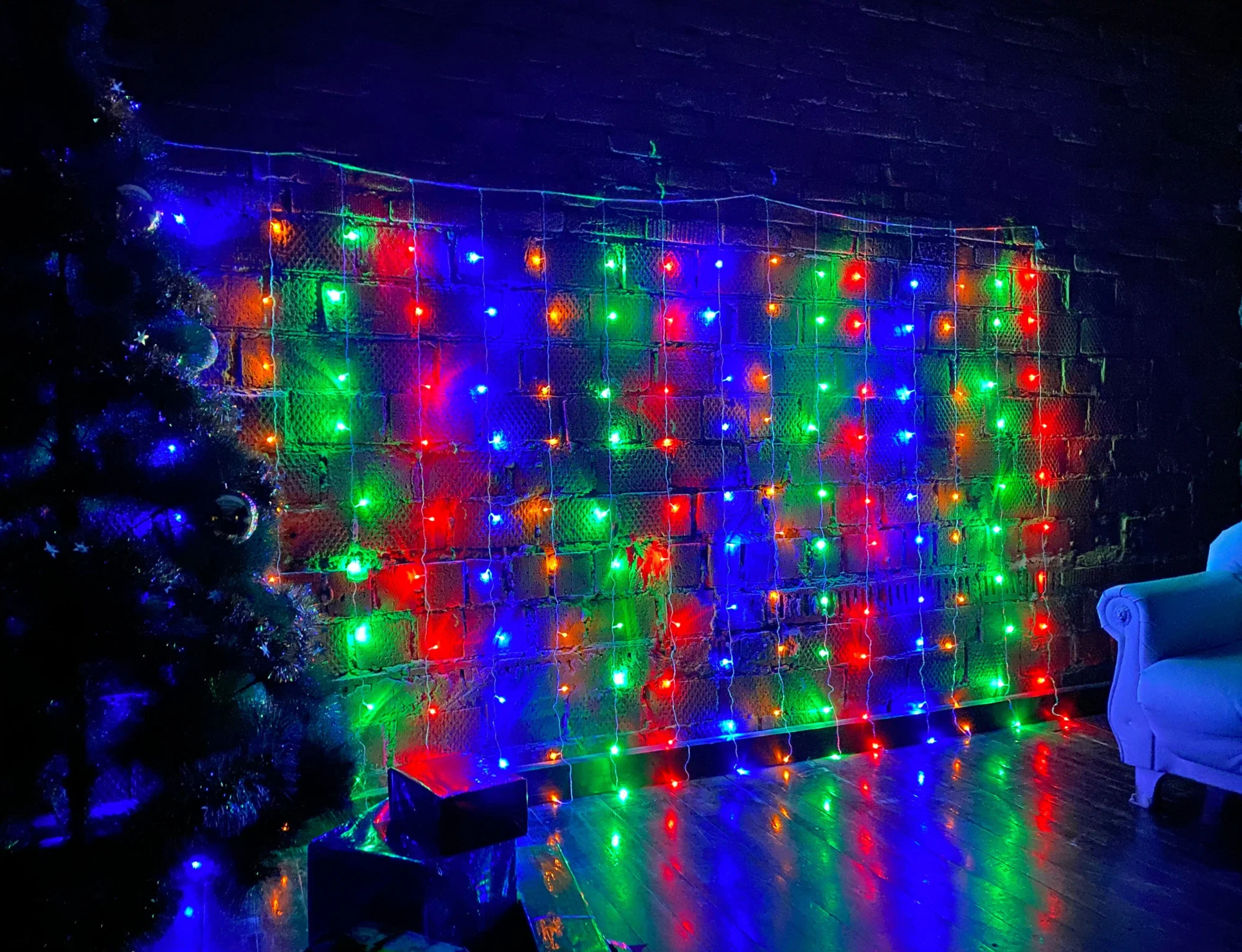 картинка Гирлянда "штора" 2х2 цветная от магазина Одежда+