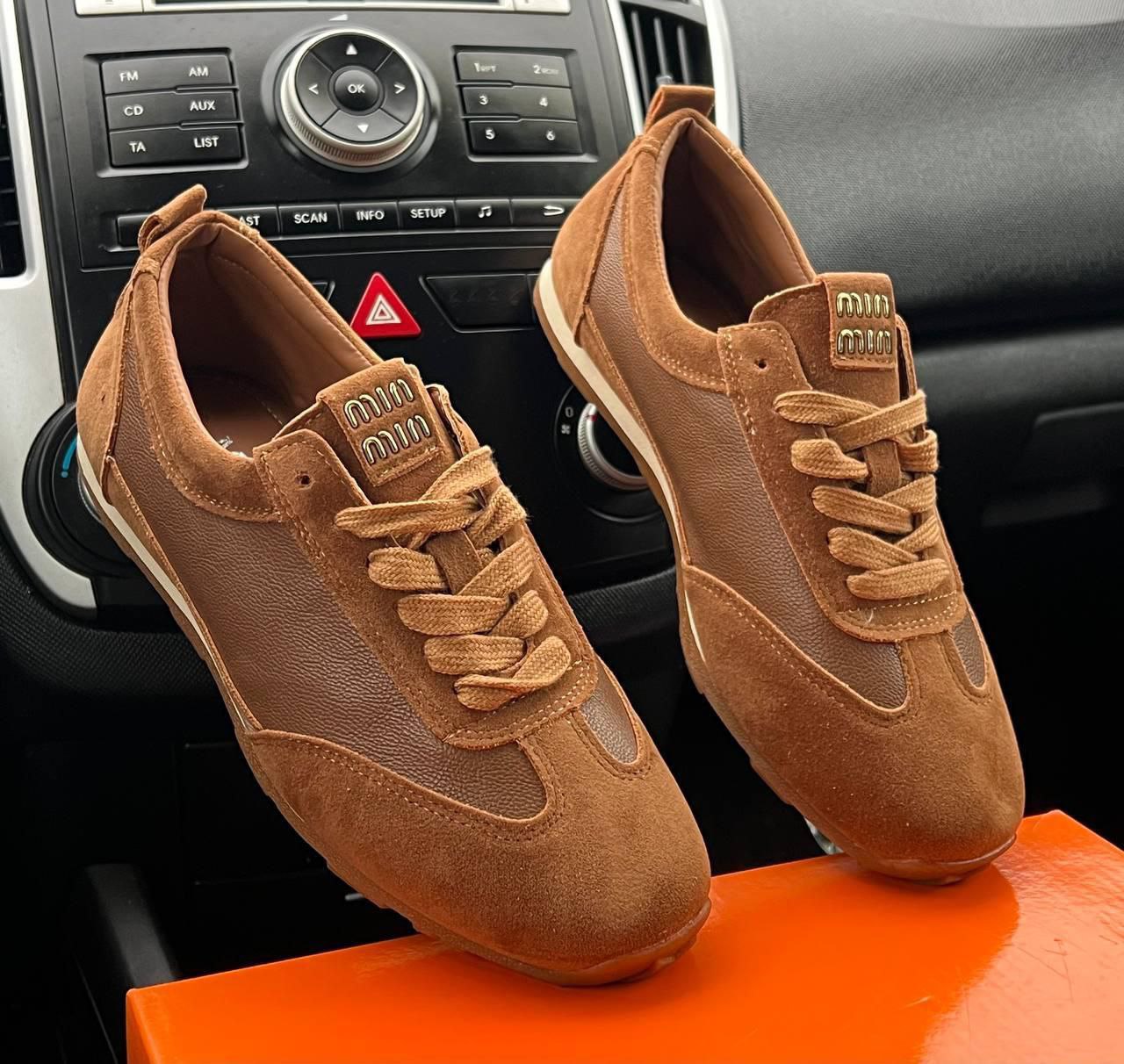 фото весенние женские кроссовки оптом