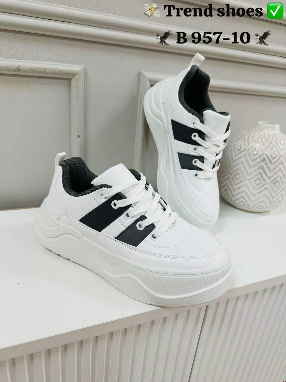 фото весенние женские кроссовки оптом