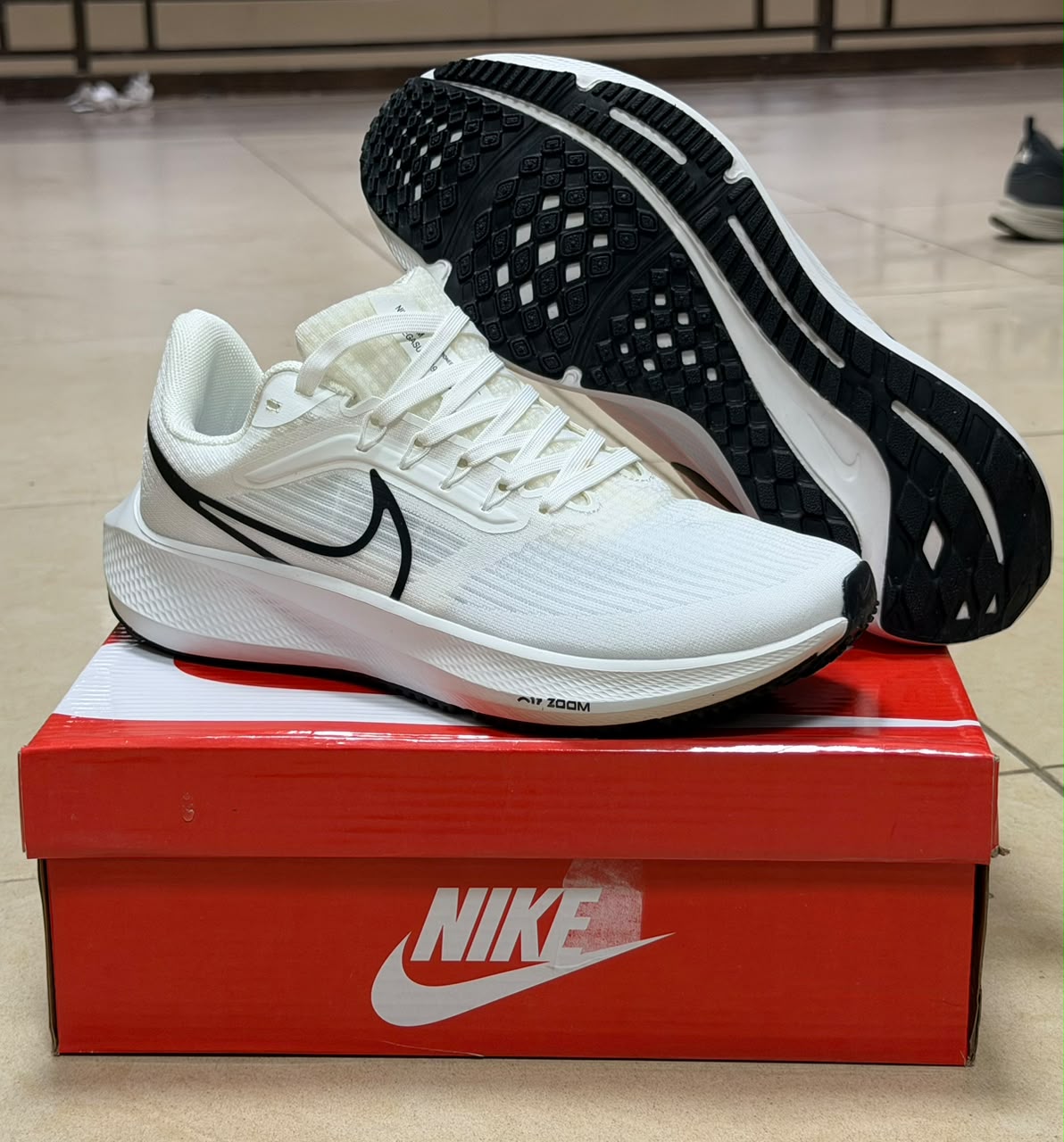 фото Мужские белые кроссовки Nike 486840 оптом с доставкой