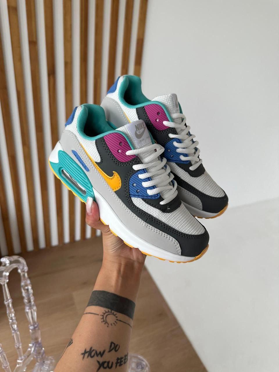 фото весенние женские кроссовки оптом