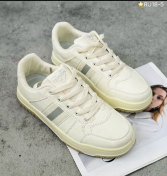 фото весенние женские кроссовки оптом