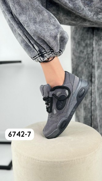 фото весенние женские кроссовки оптом