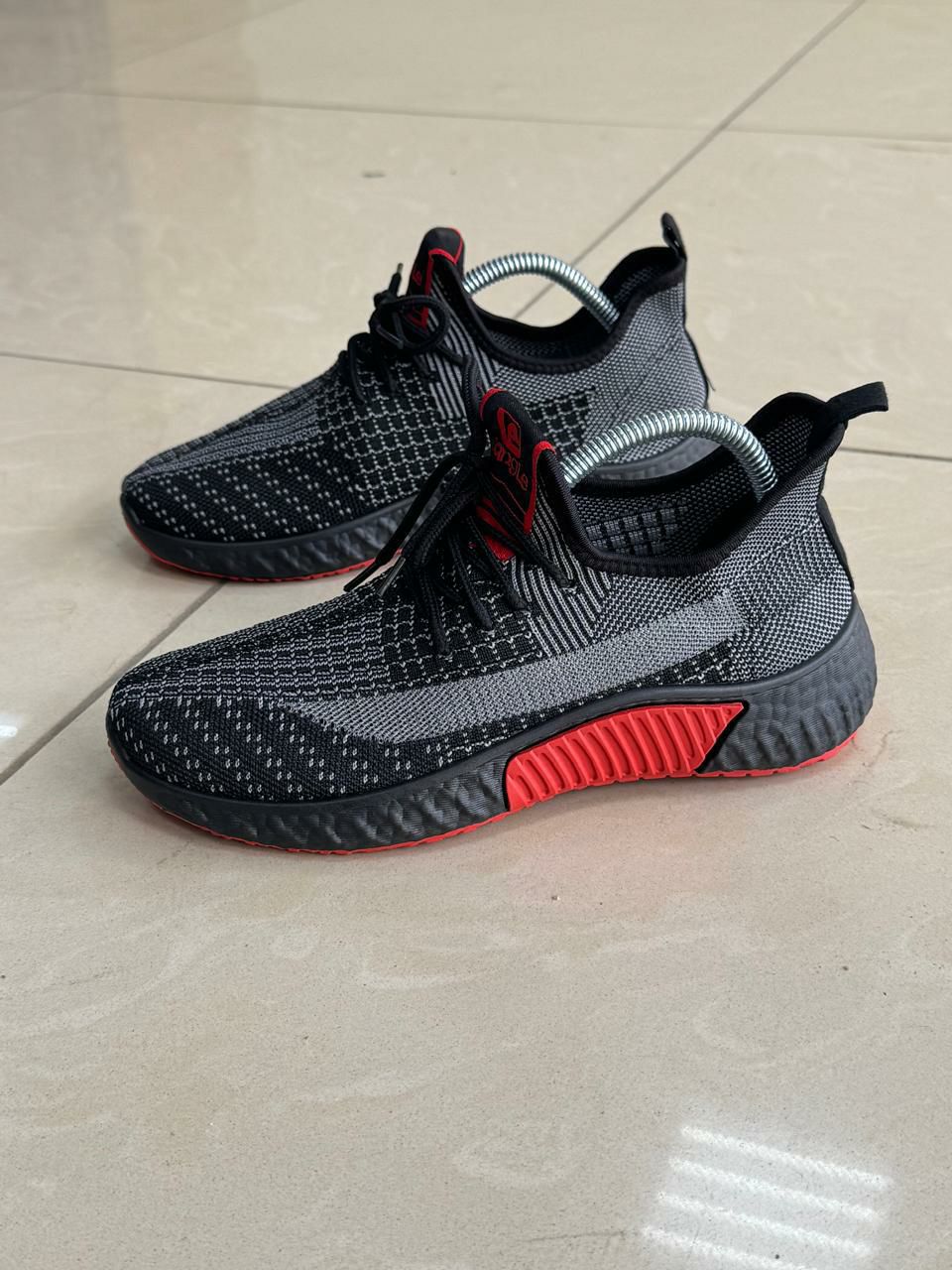 фото весенние женские кроссовки оптом